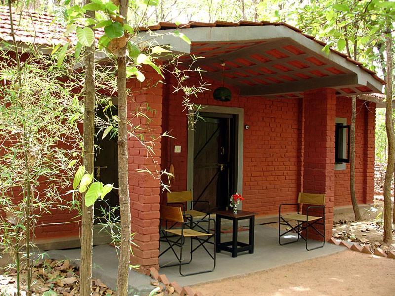 Kanha Jungle Lodge Dhanwar Екстер'єр фото